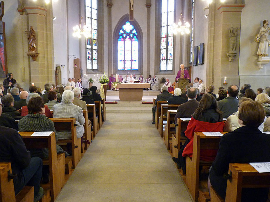 Festgottesdienst zum 50jahrigen Priesterjubiläum von Stadtpfarrer i.R. Geistlichen Rat Ulrich Trzeciok (Foto: Karl-Franz Thiede)